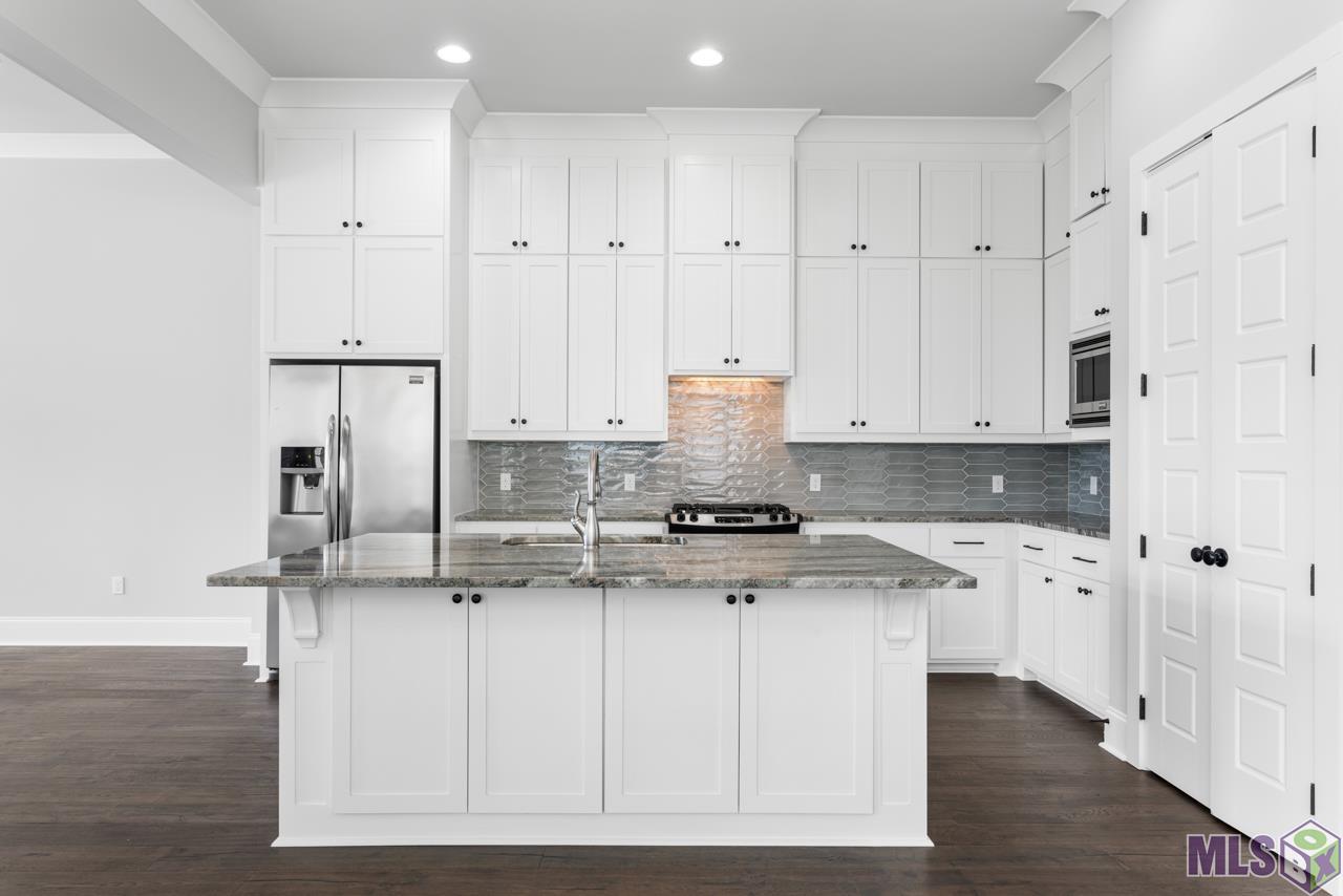 2048 Perennial Lane Baton Rouge, LA 70810 - Photo 4 of 13