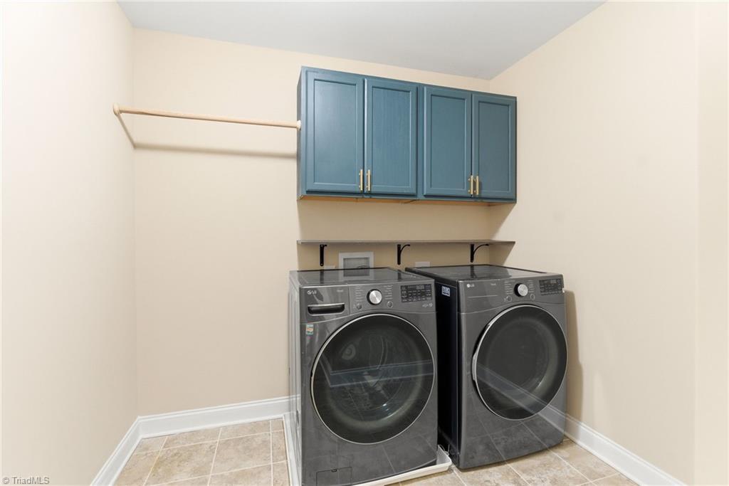 959 Longleaf Pine Place Mebane, NC 27302 - Photo 39 of 47 Laundry