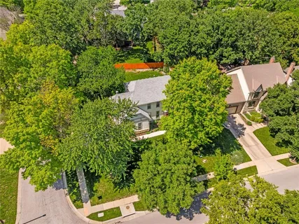 $530,000 | 14610 West 83rd Street, Lenexa, KS 66215