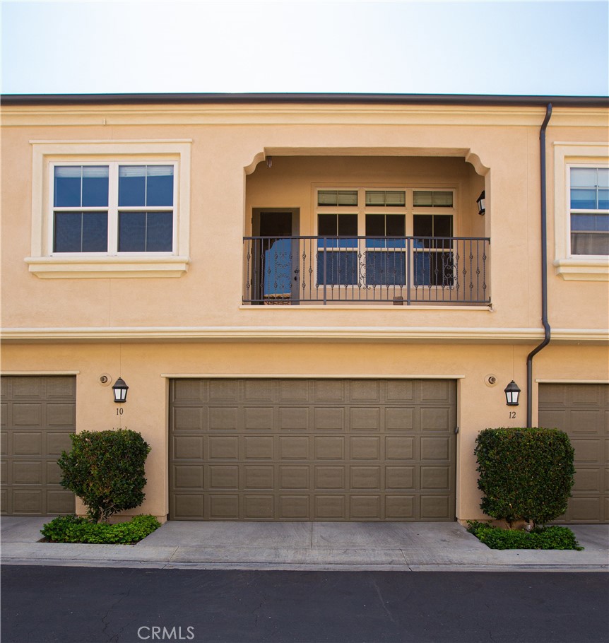 10 Nature Irvine, CA 92620 - Photo 21 of 27 front view of a house