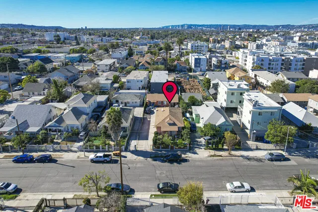 $1,290,000 | 1139 South Kingsley Drive, Los Angeles, CA 90006