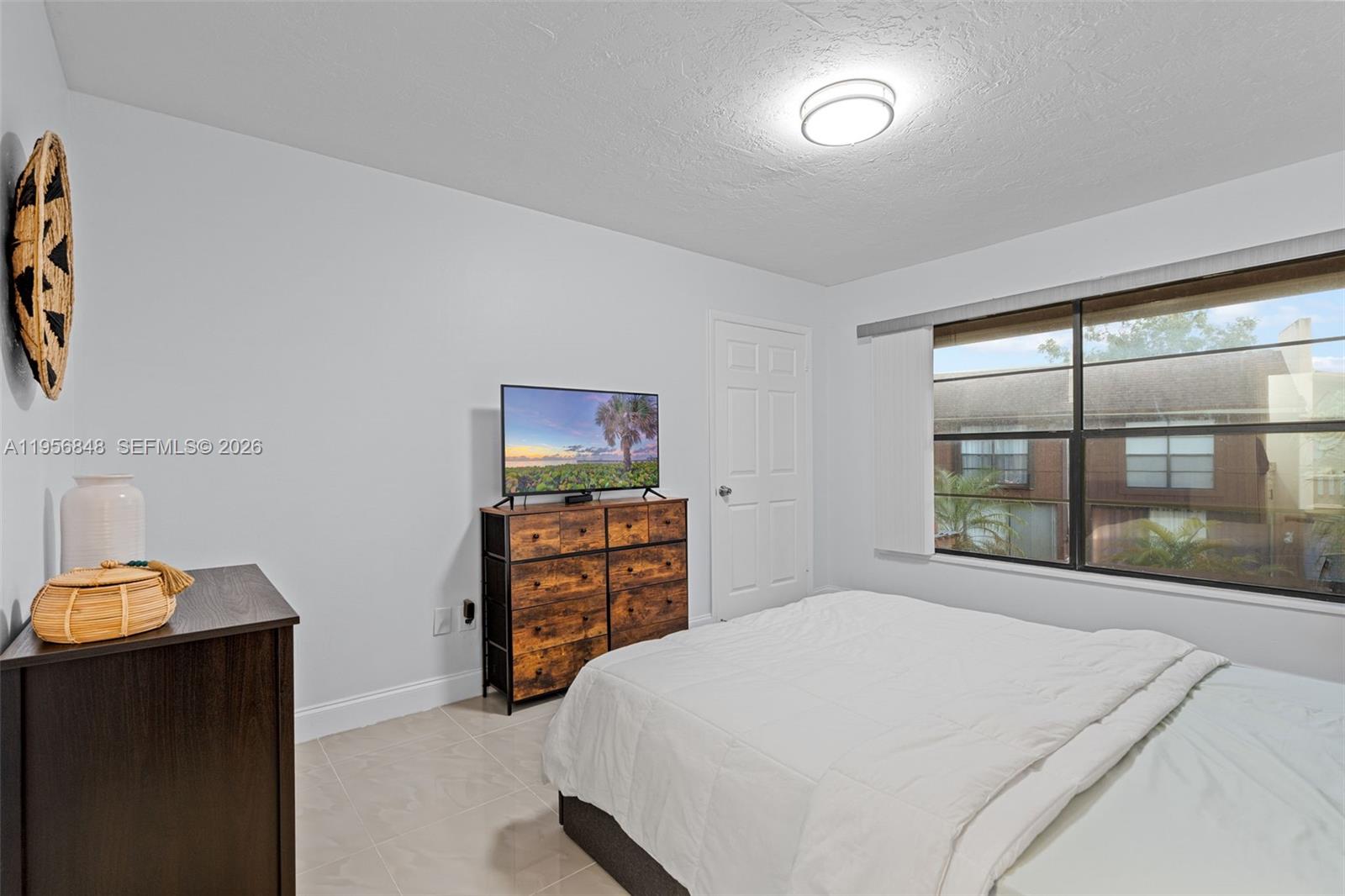 6554 Southwest 114th Place, Unit E74 Miami, FL 33173 - Photo 25 of 51 2nd view of the 1st master. suite