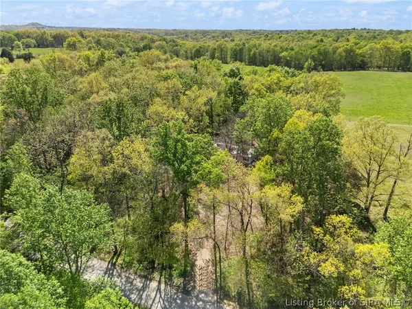 $274,900 | 465 South Whiskey Run Ranch Road, Milltown, IN 47145