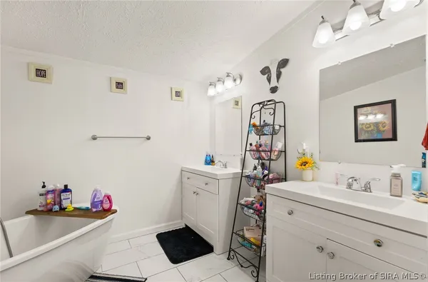 $279,900 | 465 South Whiskey Run Ranch Road, Milltown, IN 47145