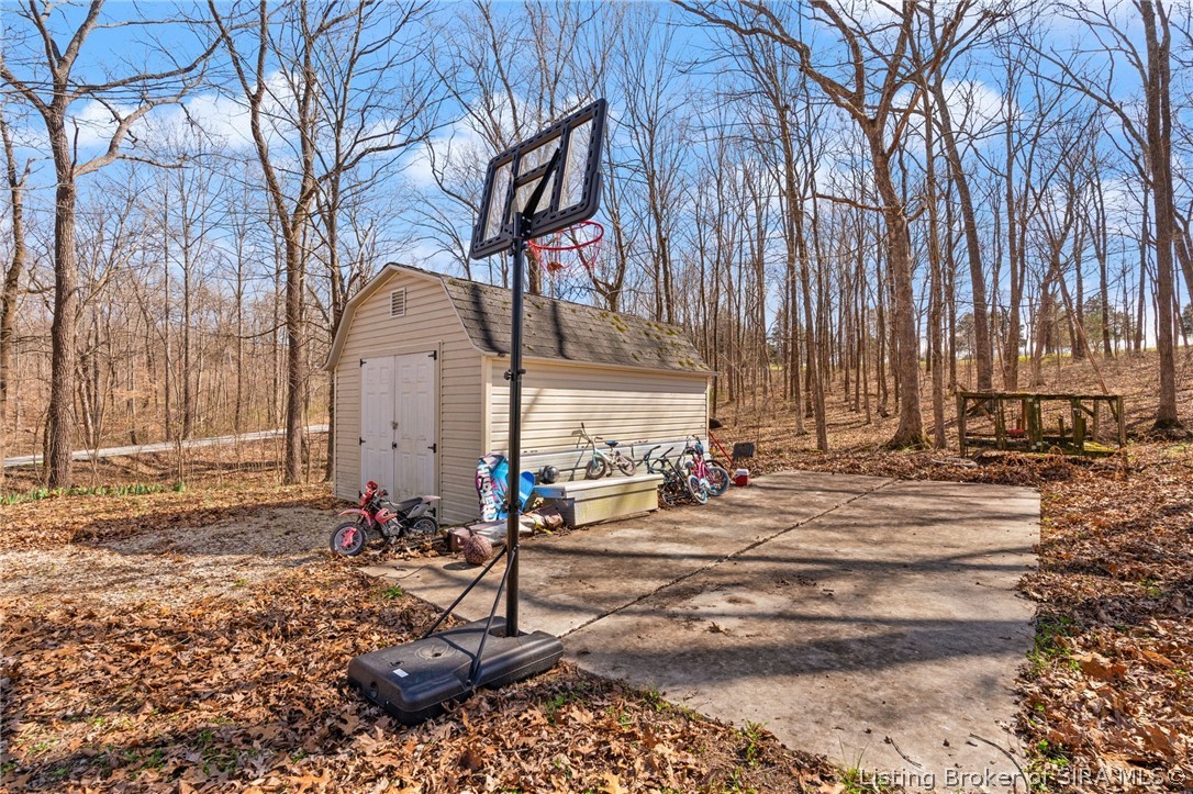 465 South Whiskey Run Ranch Road Milltown, IN 47145 - Photo 3 of 52