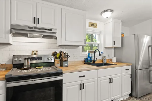 $274,900 | 465 South Whiskey Run Ranch Road, Milltown, IN 47145