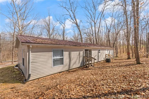 $279,900 | 465 South Whiskey Run Ranch Road, Milltown, IN 47145