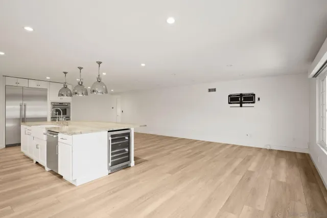 $8,975 | 8590 Cliffridge Avenue, La Jolla, CA 92037