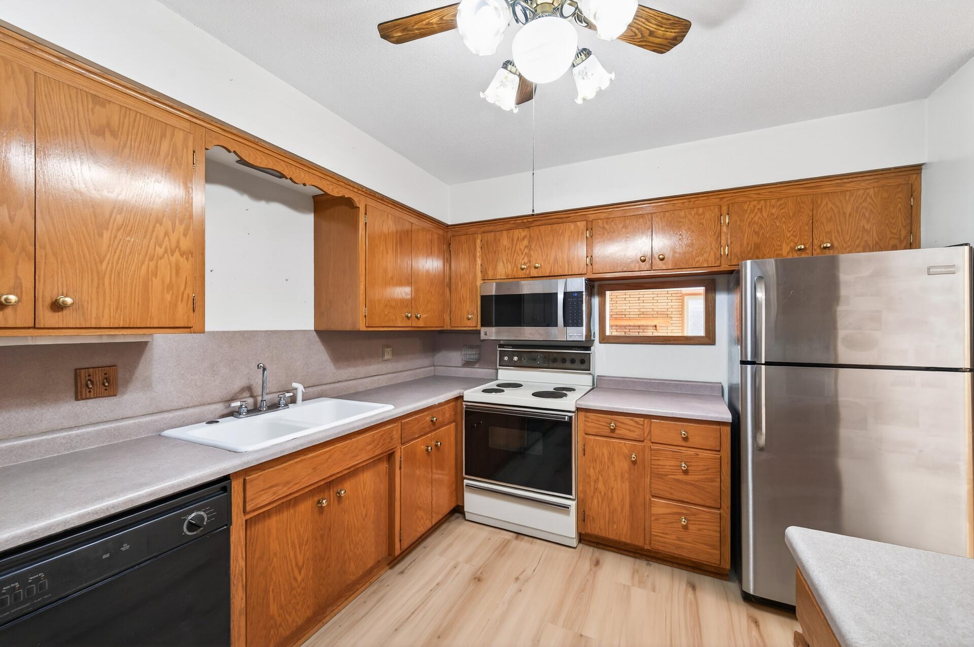 3513 37th Avenue Northeast St. Anthony, MN 55421 - Photo 11 of 37