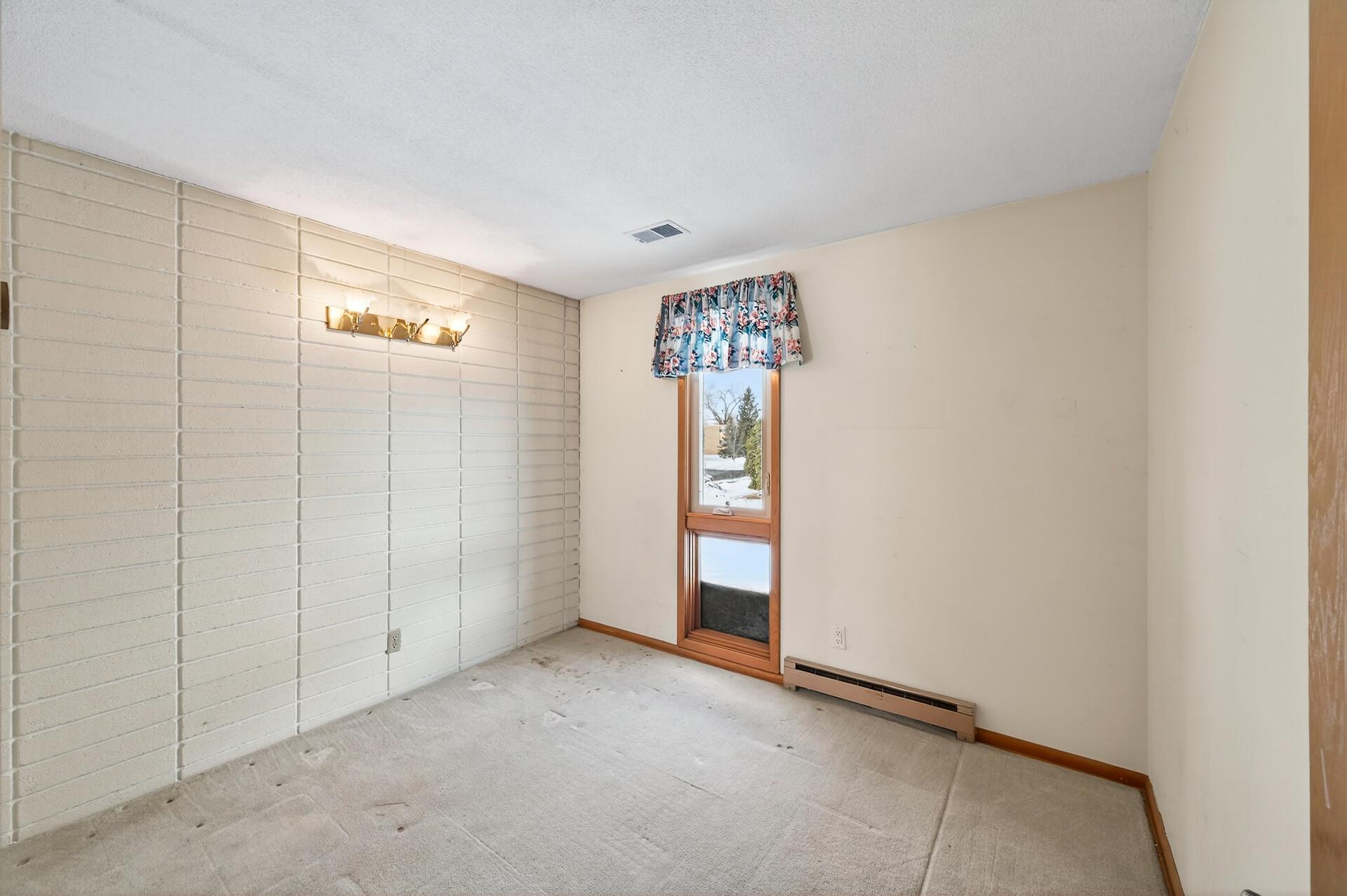 3513 37th Avenue Northeast St. Anthony, MN 55421 - Photo 14 of 37