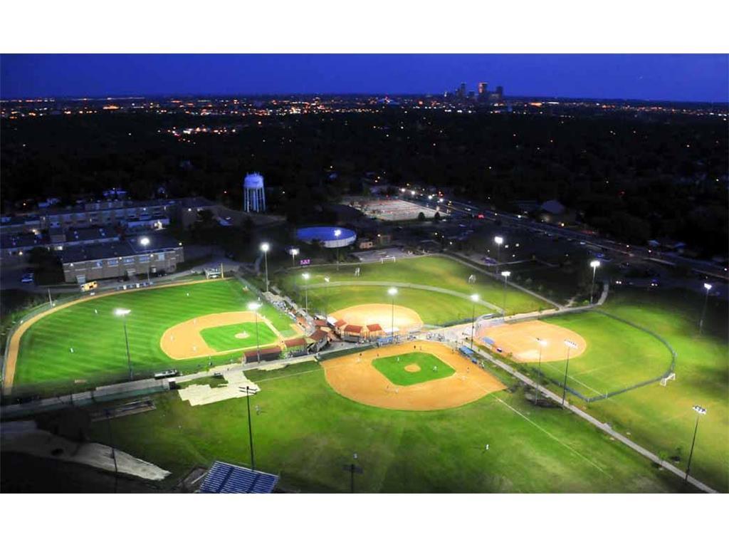 3513 37th Avenue Northeast St. Anthony, MN 55421 - Photo 4 of 7