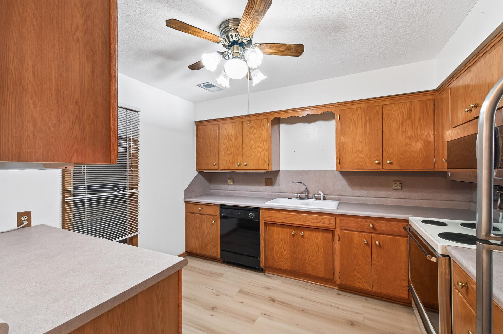 3513 37th Avenue Northeast St. Anthony, MN 55421 - Photo 8 of 37