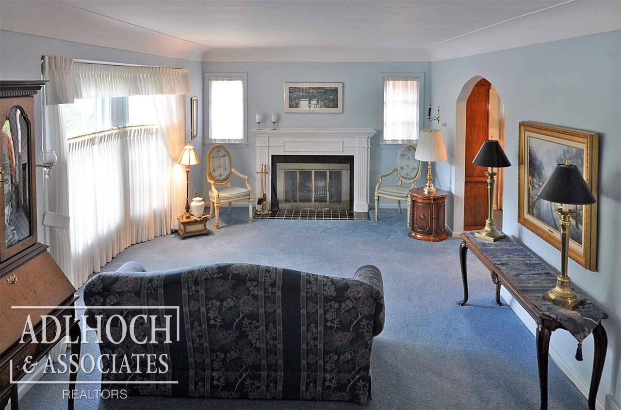 329 Moross Road Grosse Pointe Farms, MI 48236 - Photo 3 of 20