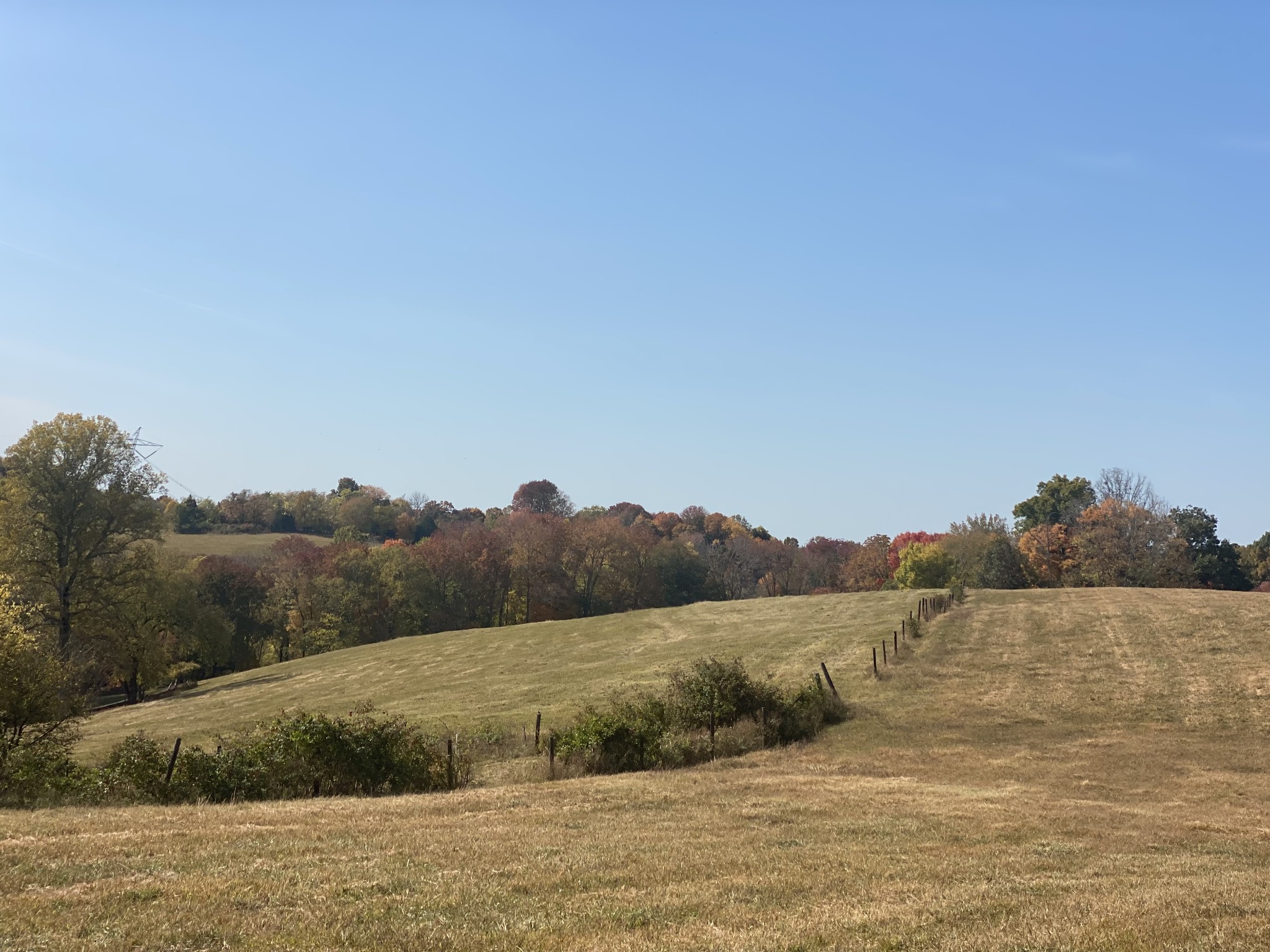 13 Hickory Point Road Clarksville, TN 37043 - Photo 5 of 14 a view of lake and mountain