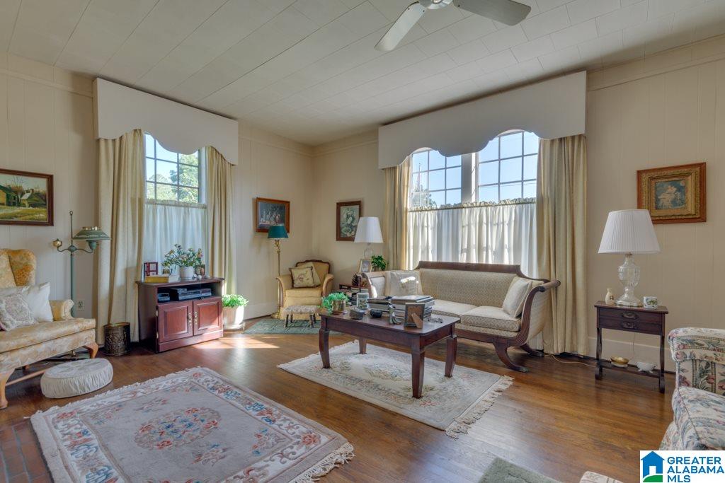 305 8th Street North Clanton, AL 35045 - Photo 3 of 31