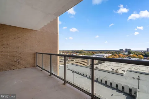 a view of terrace with city view