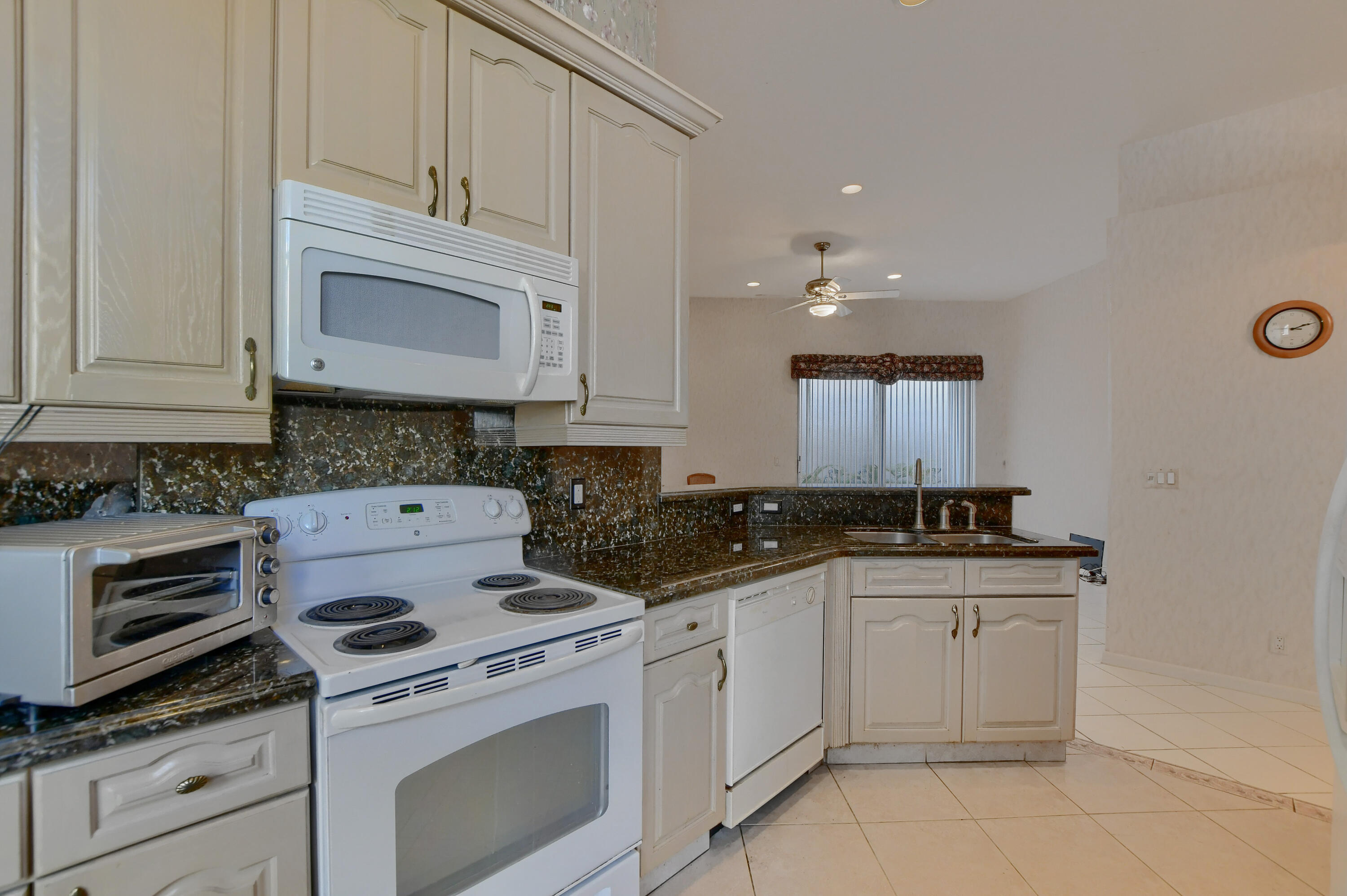 6454 Brava Way Boca Raton, FL 33433 - Photo 19 of 43 46_ebf_6075-hdr(5)