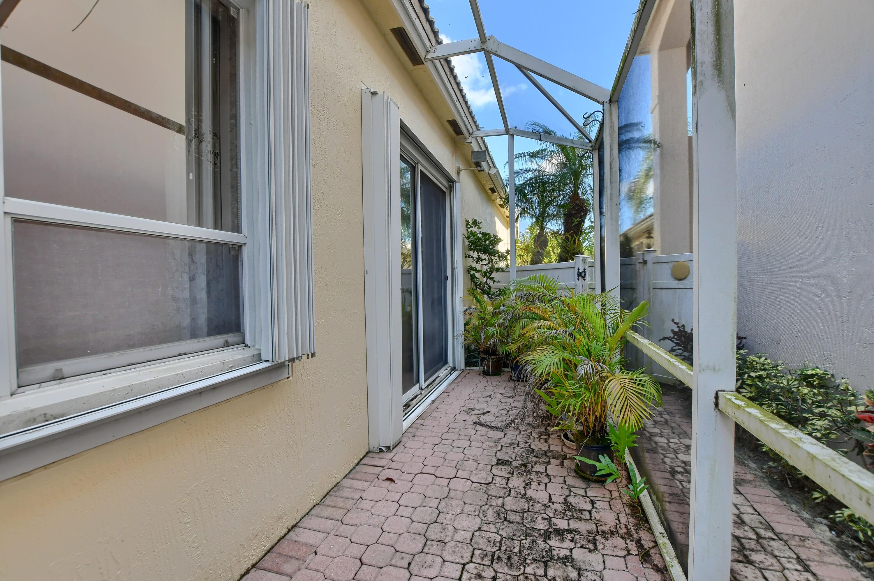 6454 Brava Way Boca Raton, FL 33433 - Photo 31 of 43 36_ebf_6020-hdr(5)