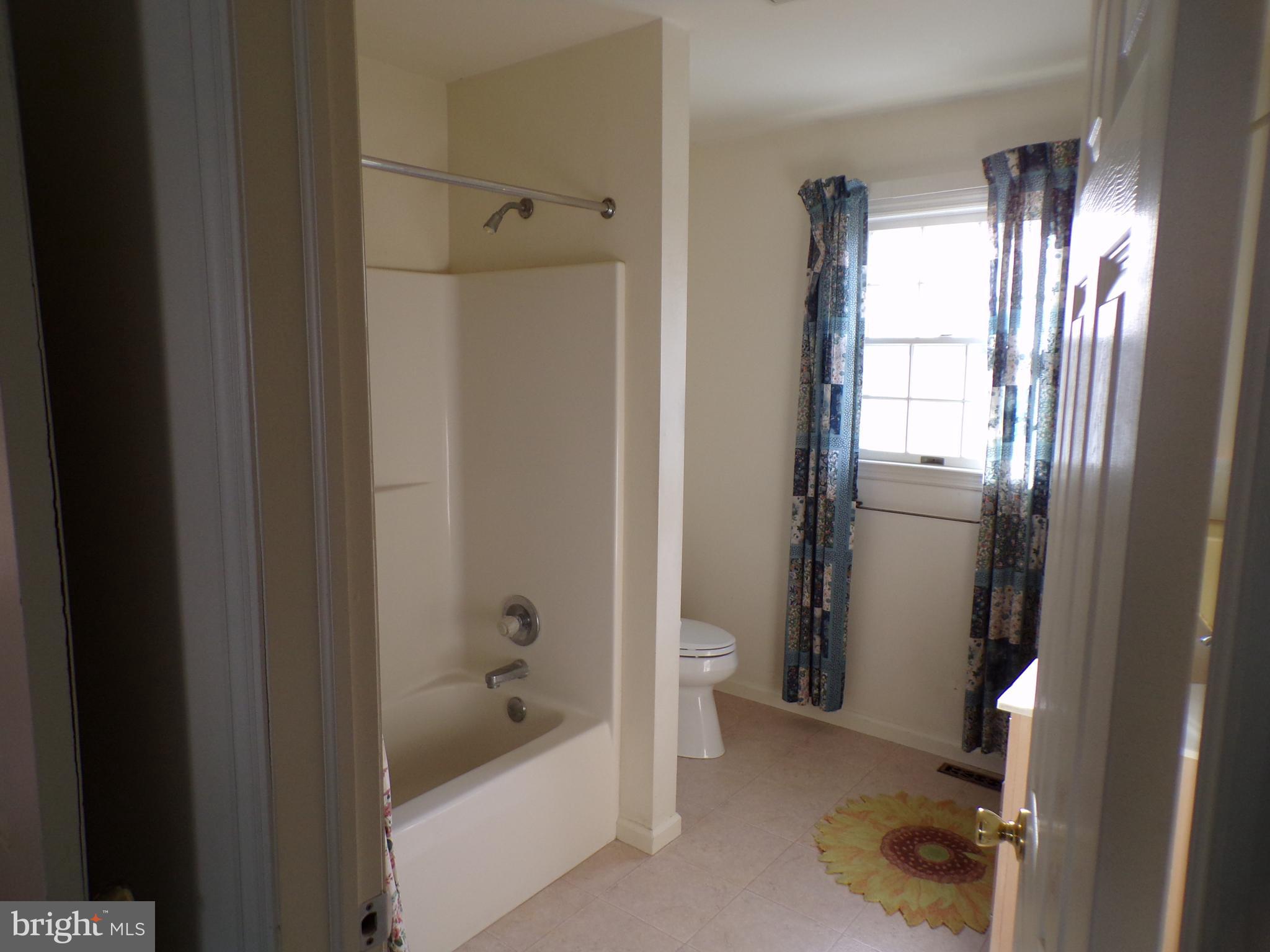 1041 Dallas Road Reading, PA 19605 - Photo 14 of 20 Gallery Image 14