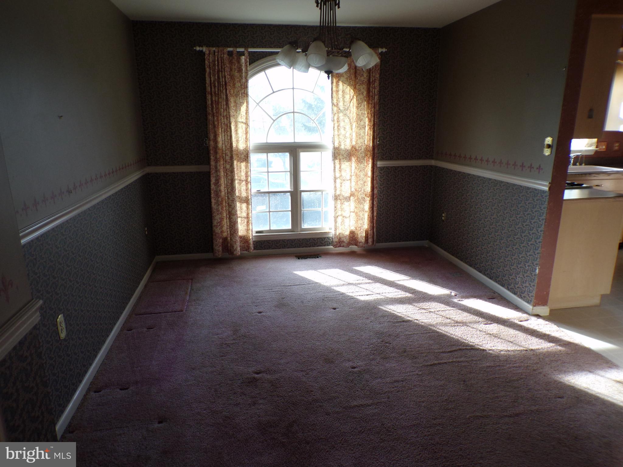 1041 Dallas Road Reading, PA 19605 - Photo 8 of 20 Gallery Image 8