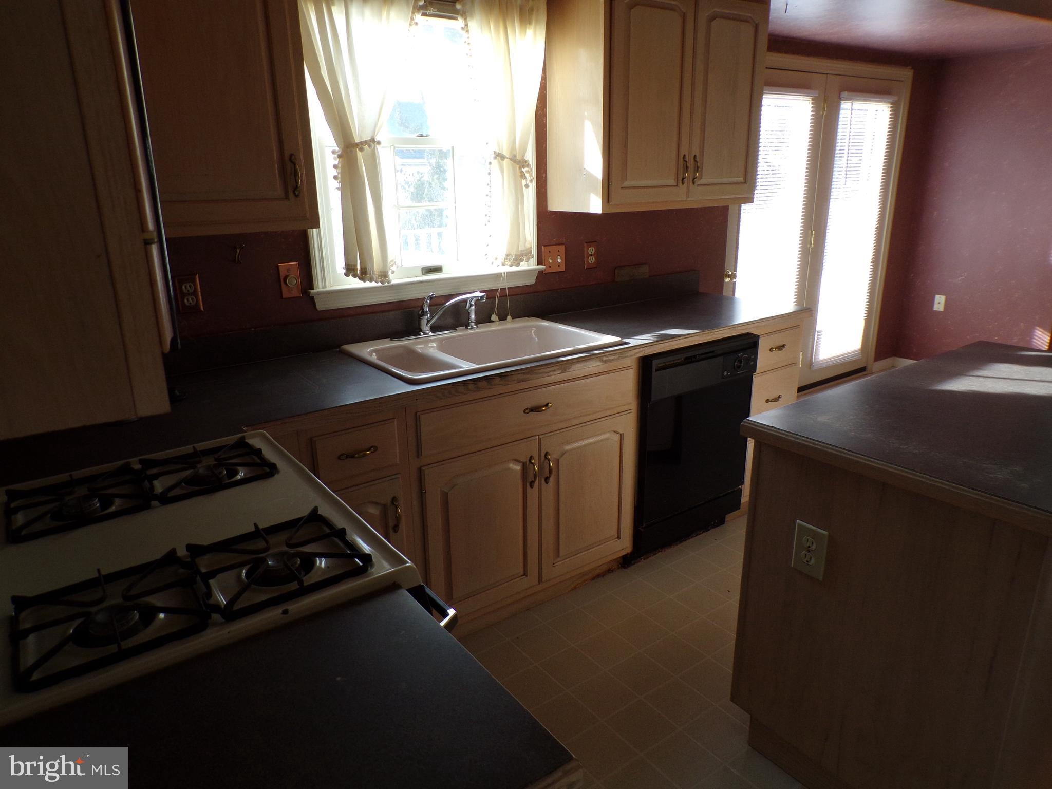 1041 Dallas Road Reading, PA 19605 - Photo 9 of 20 Gallery Image 9