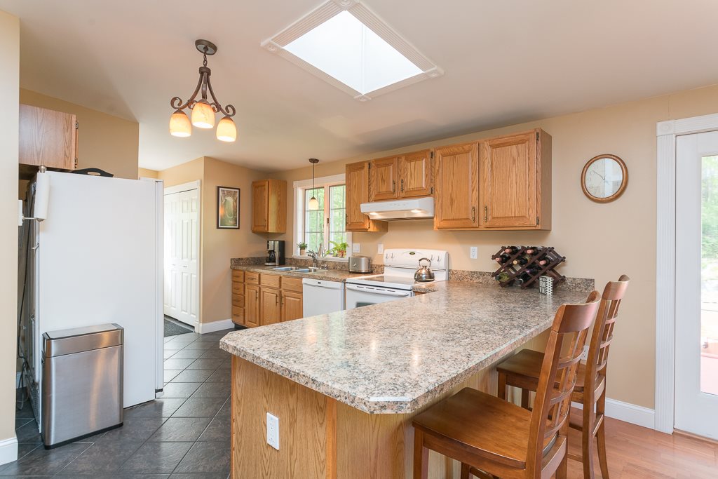 657 4th Range Road Pembroke, NH 03275 - Photo 4 of 35 Gallery Image 4