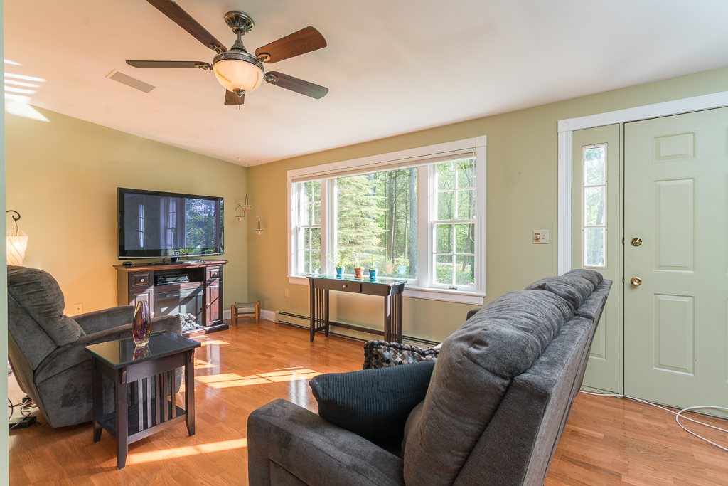 657 4th Range Road Pembroke, NH 03275 - Photo 8 of 35 Gallery Image 8