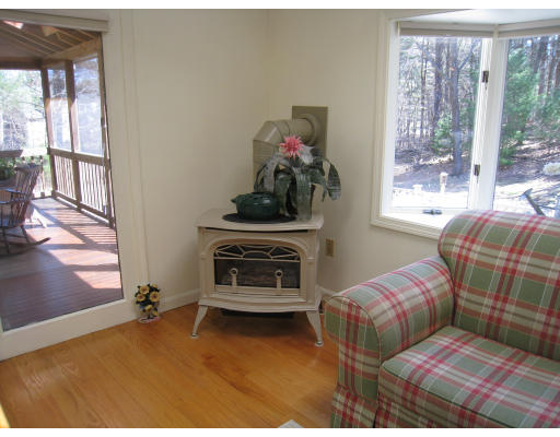 25 Dunstable Road North Chelmsford, MA 01863 - Photo 23 of 30