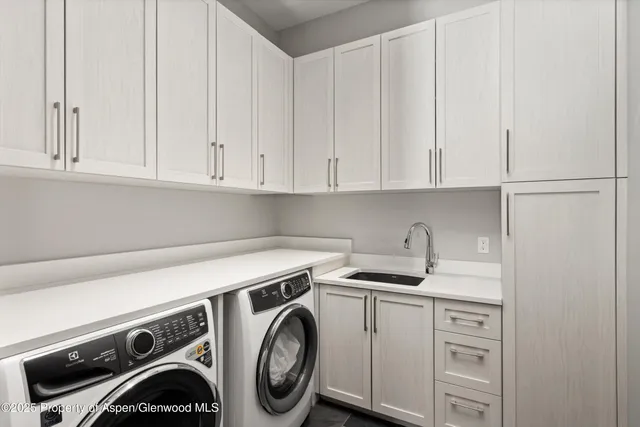 a view of washer and dryer