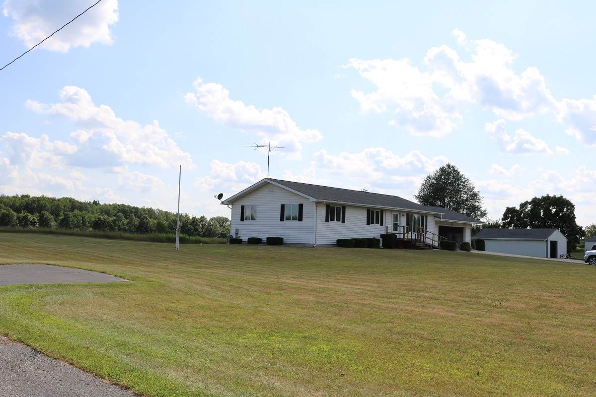 10697 West Monroe Road Elwell, MI 48832 - Photo 2 of 42 1865734-1.JPG
