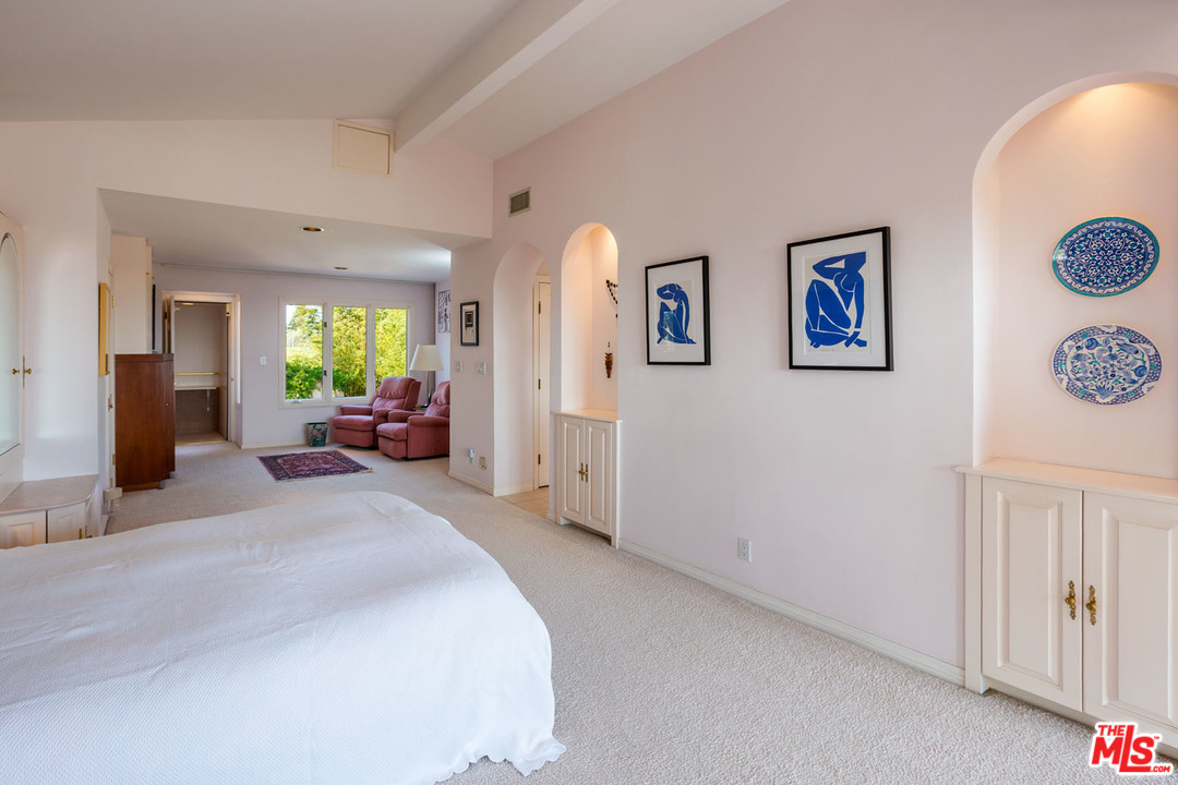 905 Berkeley Street Santa Monica, CA 90403 - Photo 13 of 21