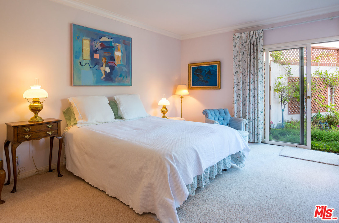 905 Berkeley Street Santa Monica, CA 90403 - Photo 15 of 21