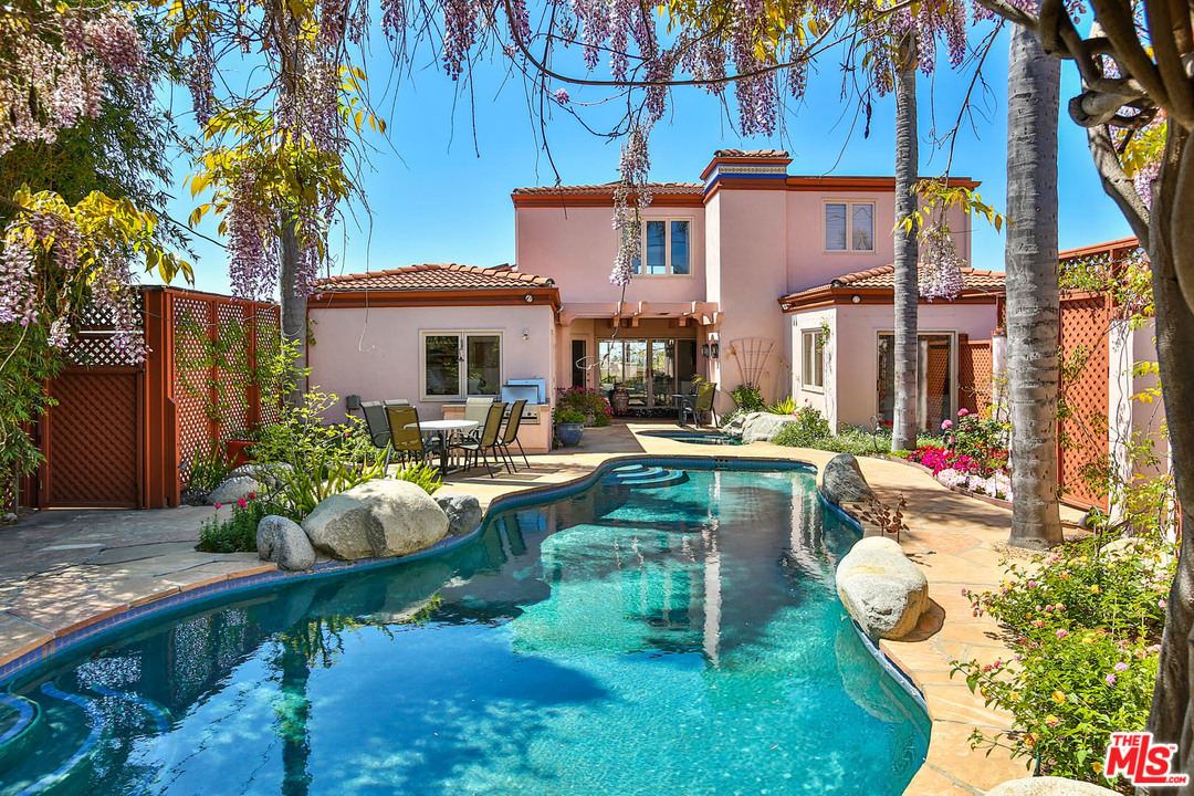 905 Berkeley Street Santa Monica, CA 90403 - Photo 17 of 21