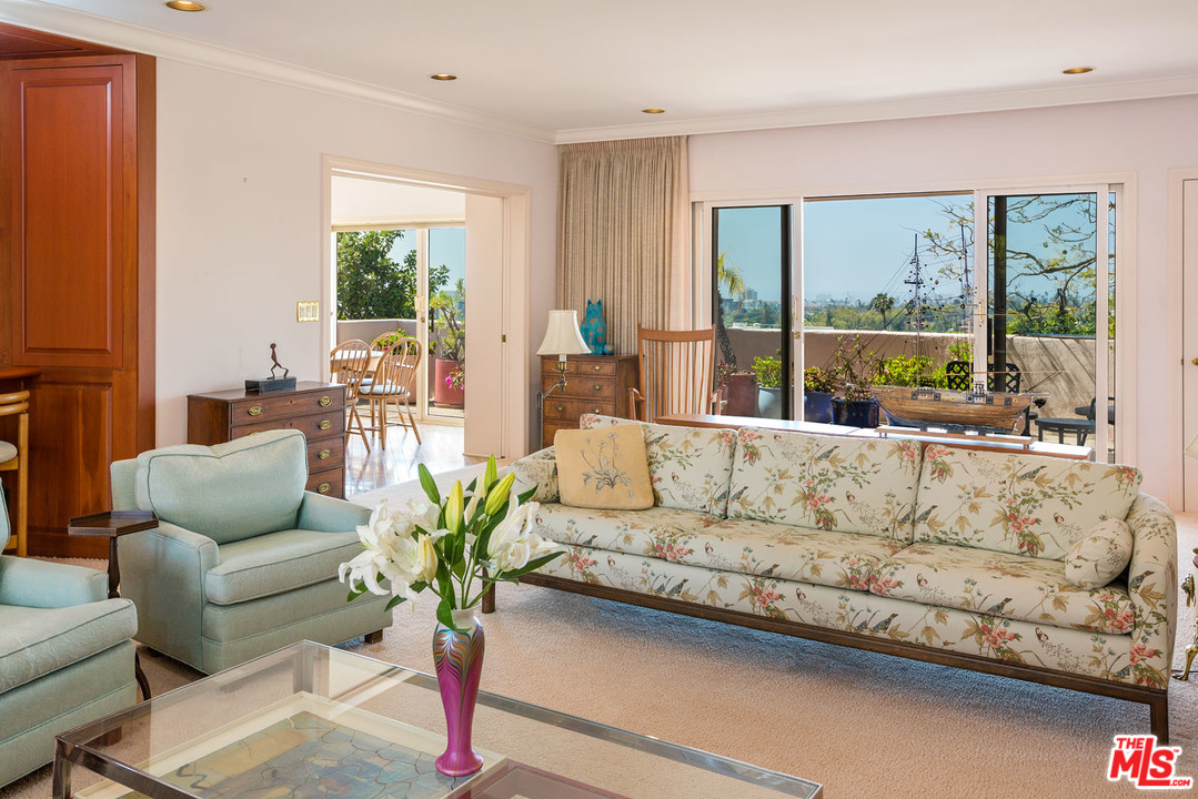 905 Berkeley Street Santa Monica, CA 90403 - Photo 8 of 21