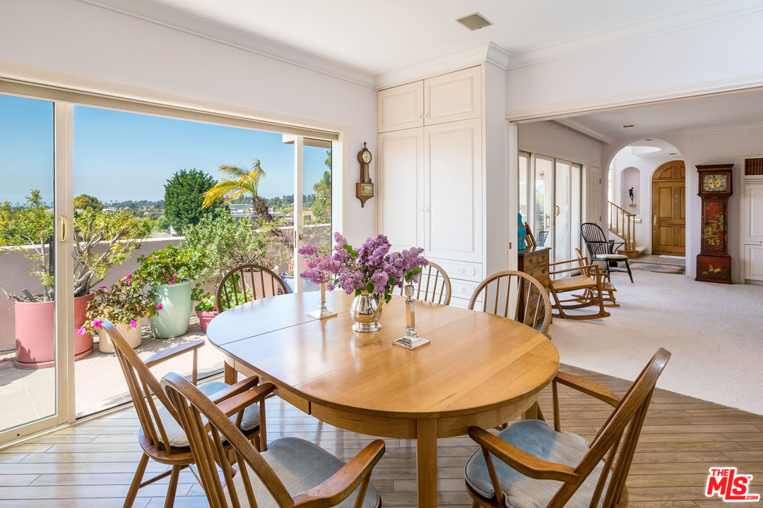 905 Berkeley Street Santa Monica, CA 90403 - Photo 10 of 21