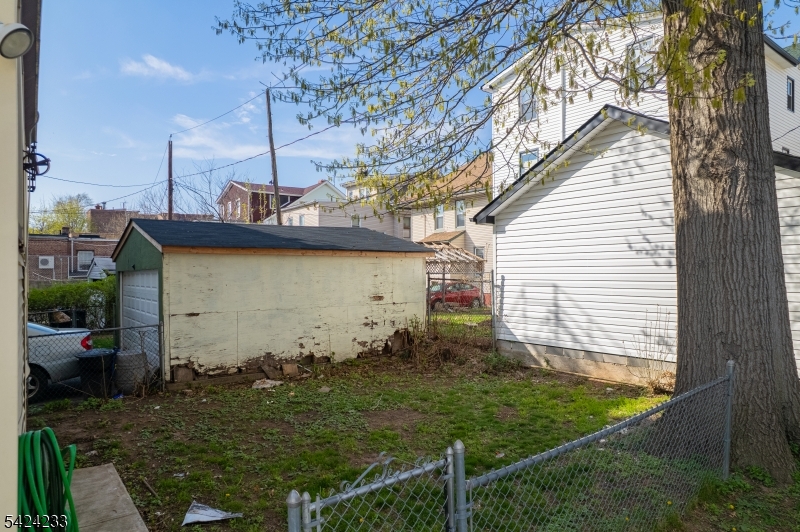 189 Scheerer Avenue Newark, NJ 07112 - Photo 24 of 30 a view of a backyard