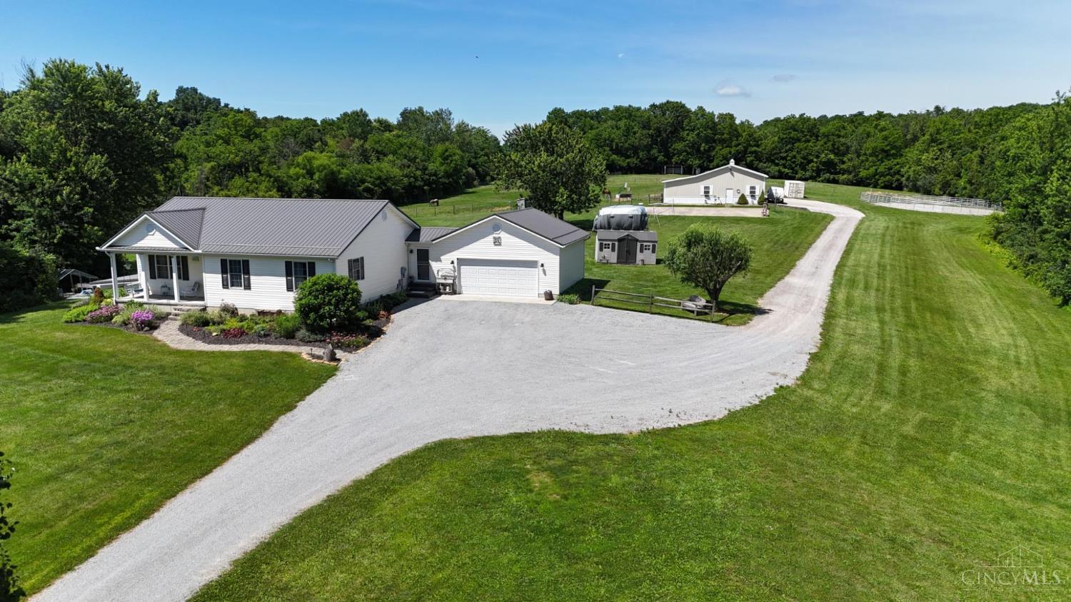 8024 Hightop Road Hillsboro, OH 45133 - Photo 5 of 97