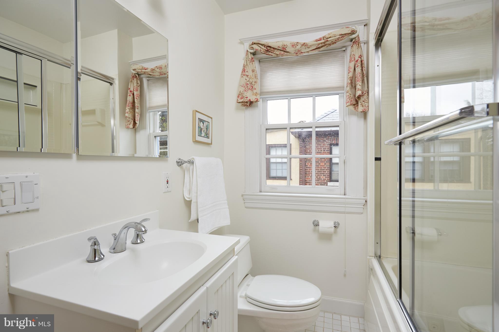 4327 Reno Road Northwest Washington, DC 20008 - Photo 21 of 29 2nd floor hall bath