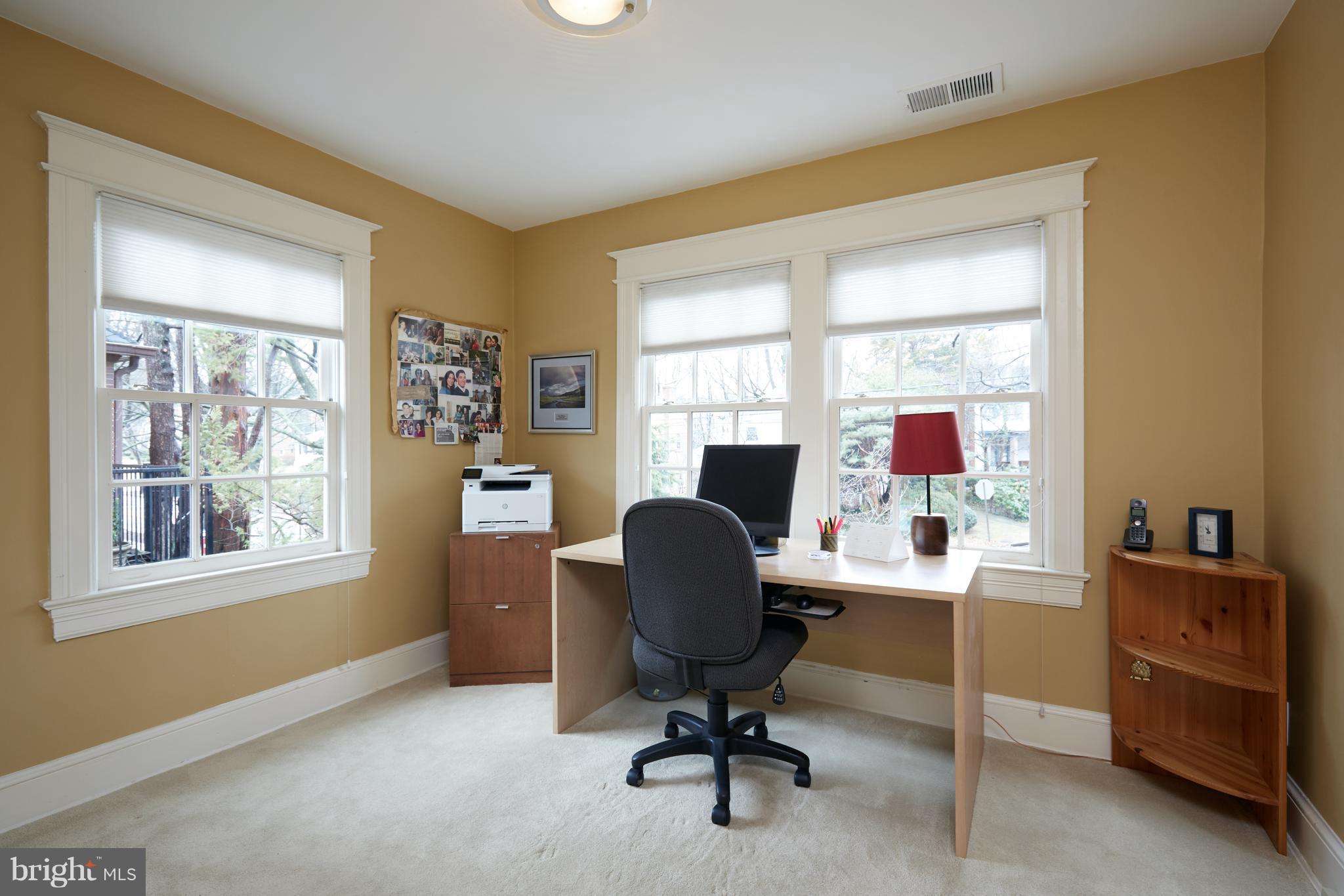 4327 Reno Road Northwest Washington, DC 20008 - Photo 22 of 29 2nd floor office (could be 5th bedroom)