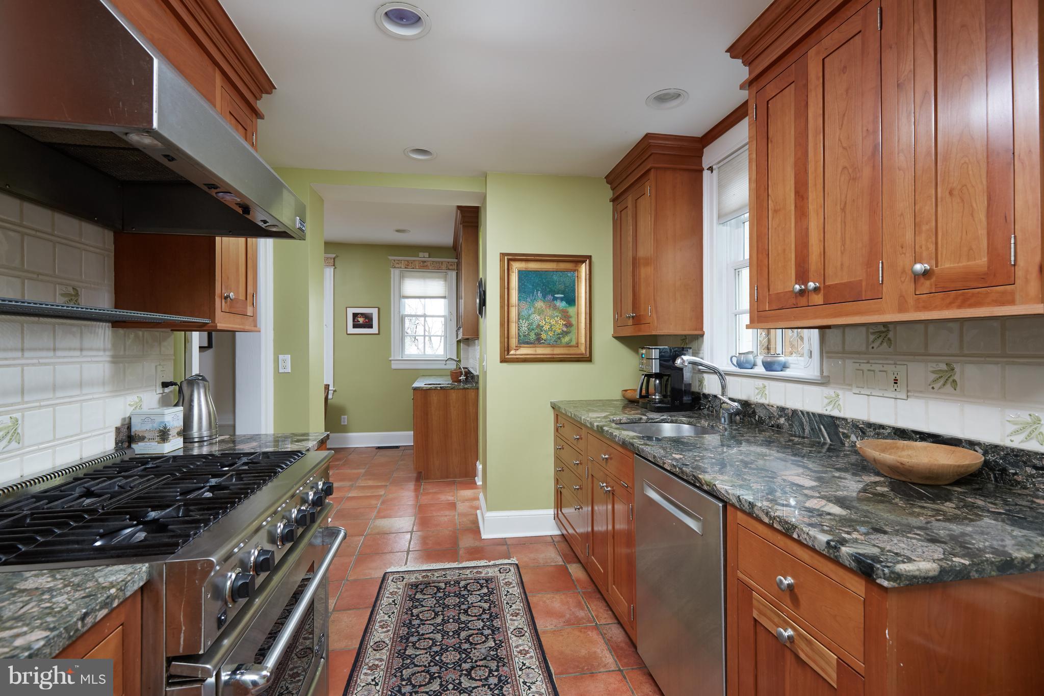 4327 Reno Road Northwest Washington, DC 20008 - Photo 8 of 29 Kitchen w/ chef's range, 6-burners