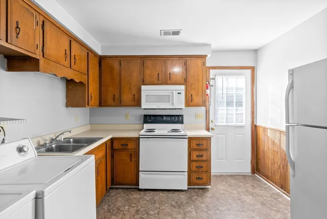 $795 | 748 Bancroft Circle, Unit G, Clarksville, TN 37042