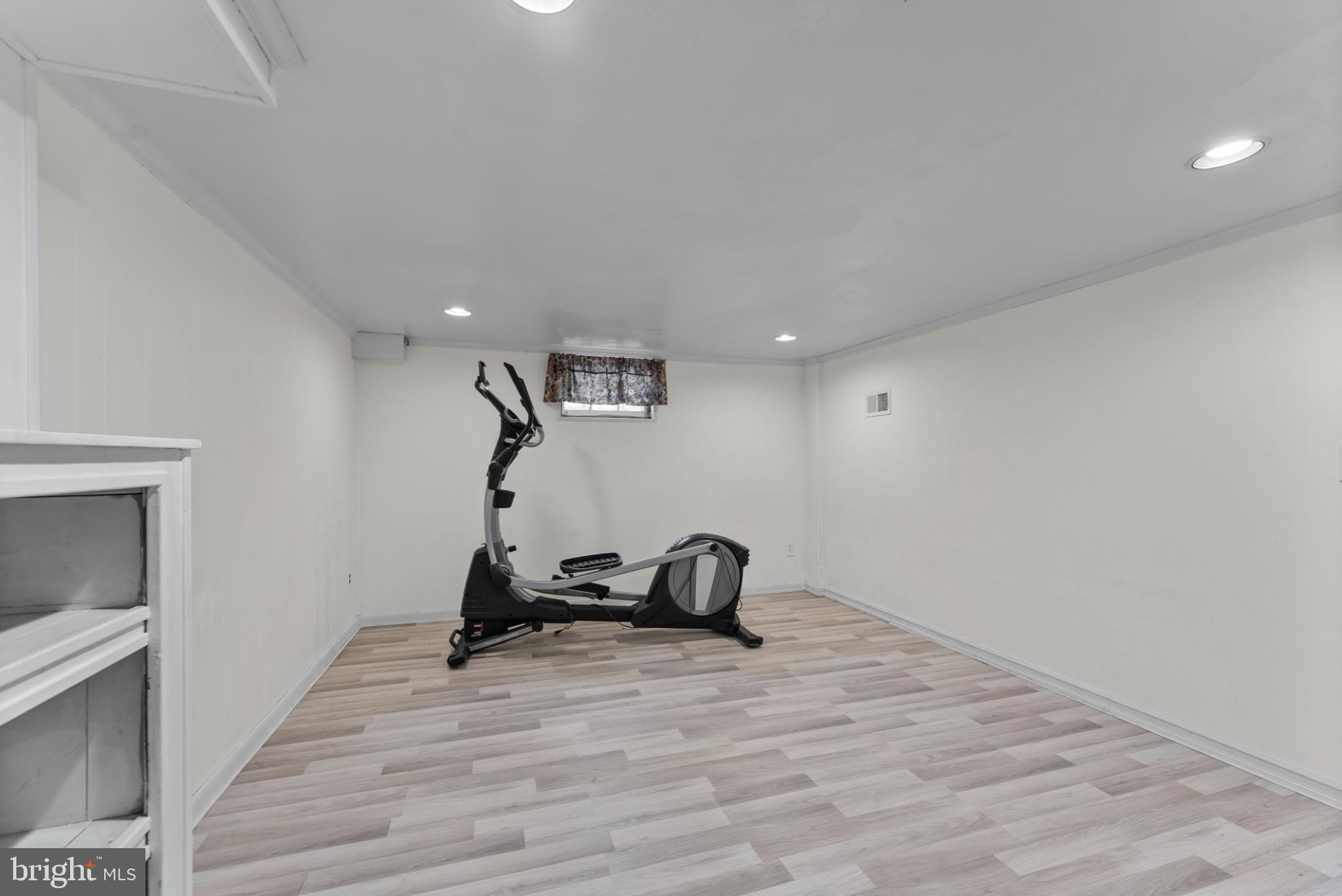 633 Walker Avenue Baltimore, MD 21212 - Photo 25 of 27 a view of a room with gym equipment