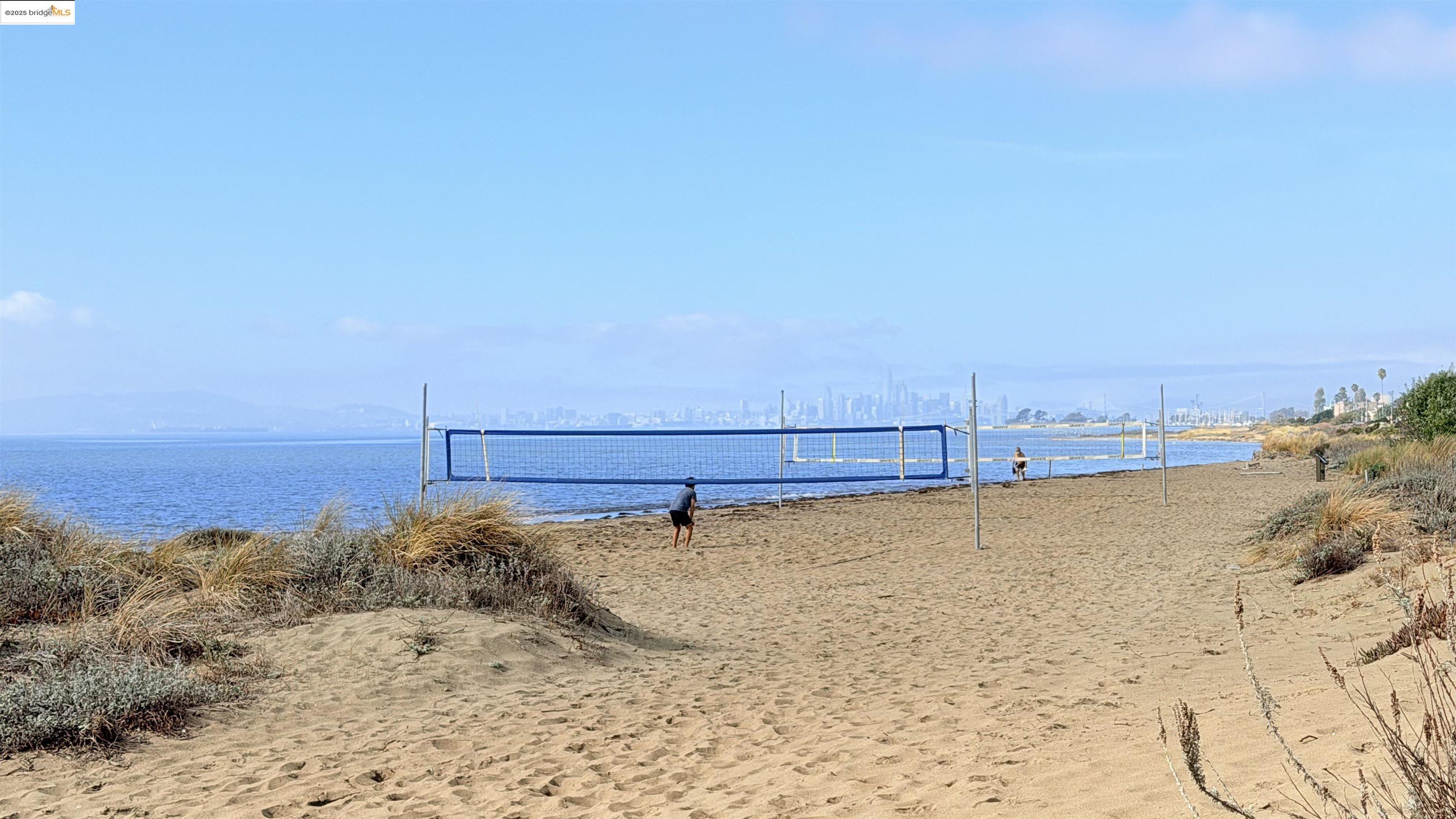 2101 Shore Line Drive, Unit 265 Alameda, CA 94501 - Photo 3 of 34 a view of a ocean beach
