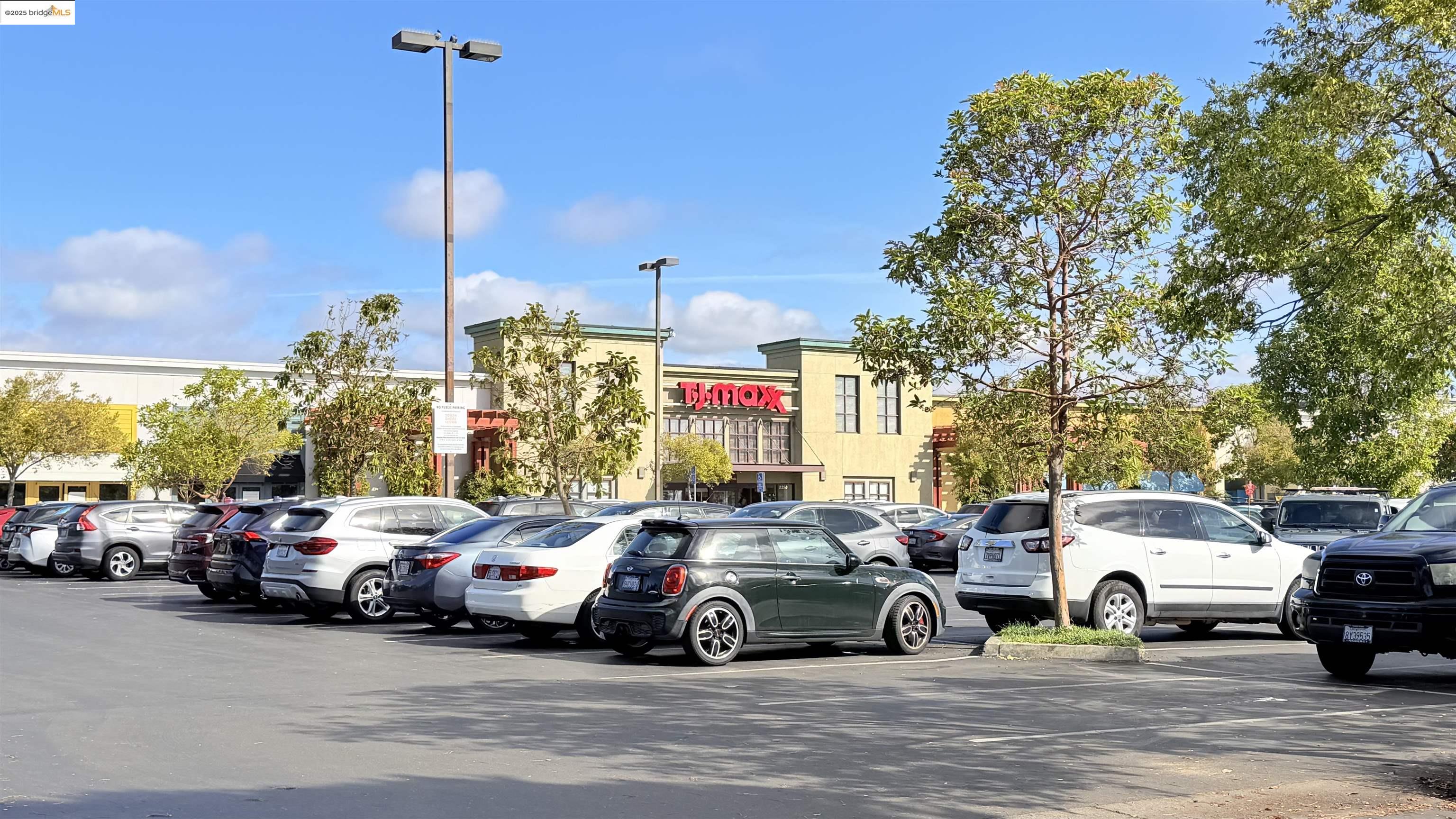 2101 Shore Line Drive, Unit 265 Alameda, CA 94501 - Photo 34 of 34 a view of cars parked on the side of a street