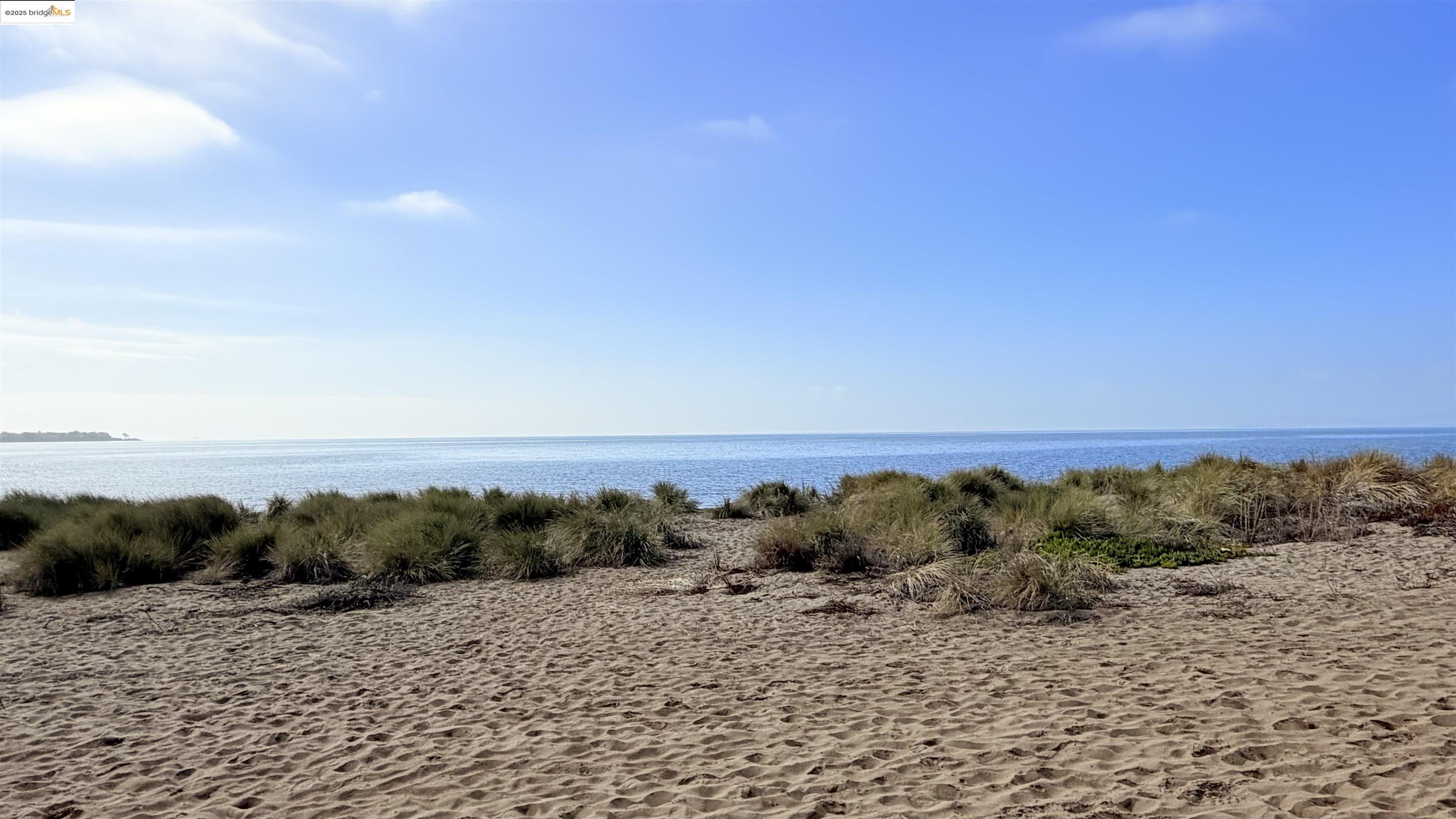 2101 Shore Line Drive, Unit 265 Alameda, CA 94501 - Photo 5 of 34 a view of sunset and ocean