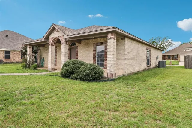 $2,300 | 317 Westgate Drive, Aledo, TX 76008