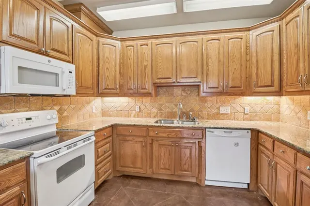 $2,300 | 317 Westgate Drive, Aledo, TX 76008