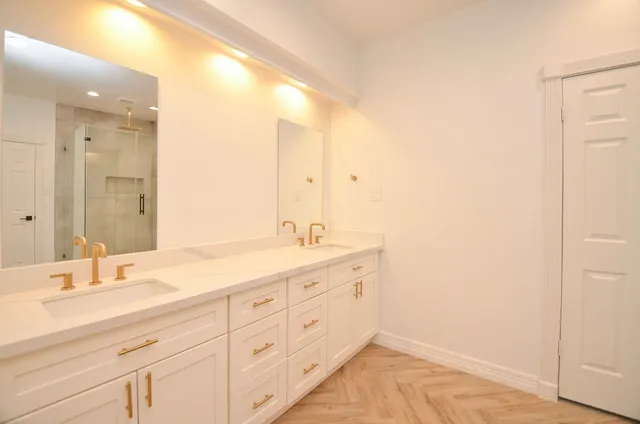 $3,800 | 9655 Longmont Drive, Houston, TX 77063