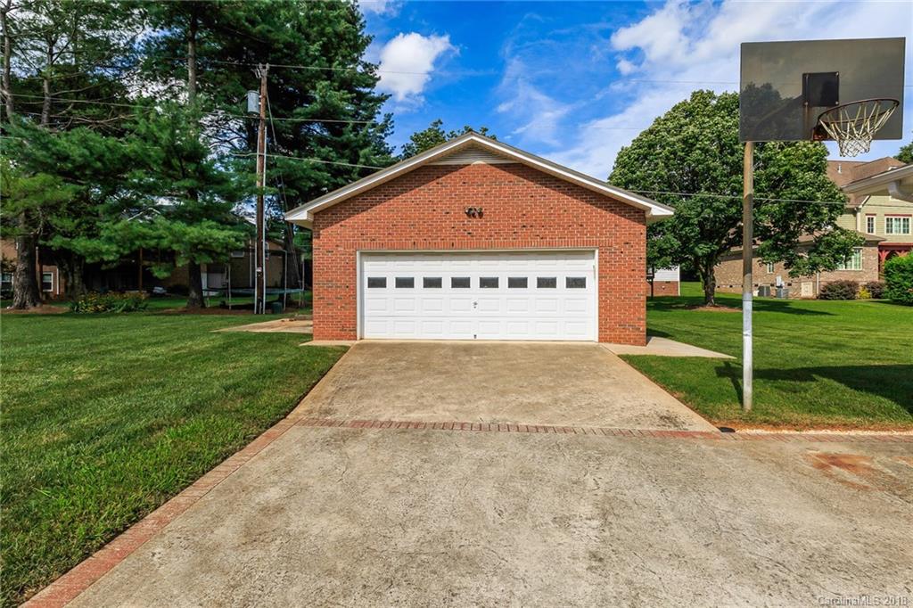 1009 Churchill Road, Unit 8 Davidson, NC 28036 - Photo 2 of 36