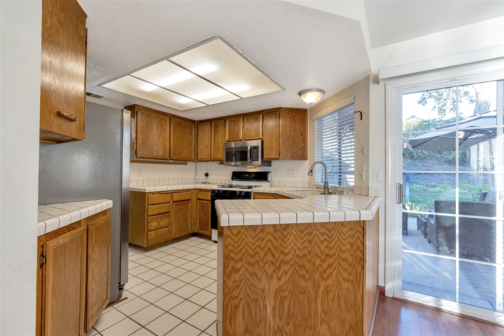 1212 Huntington Road San Marcos, CA 92078 - Photo 9 of 25 Gallery Image 9
